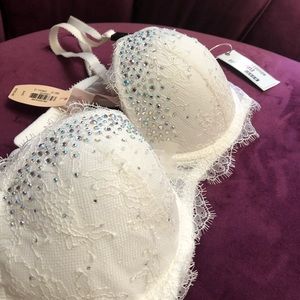 Victoria’s Secret 2013 Fashion Show Swarovski bra
